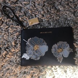 Michael Kors Jet Set Travel LG ZIP clutch